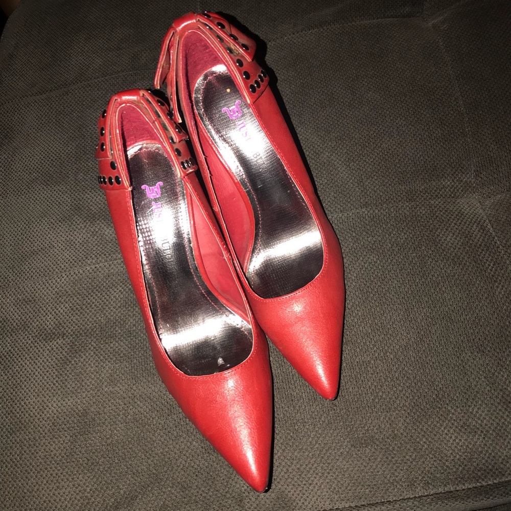 JustFab ladies pumps